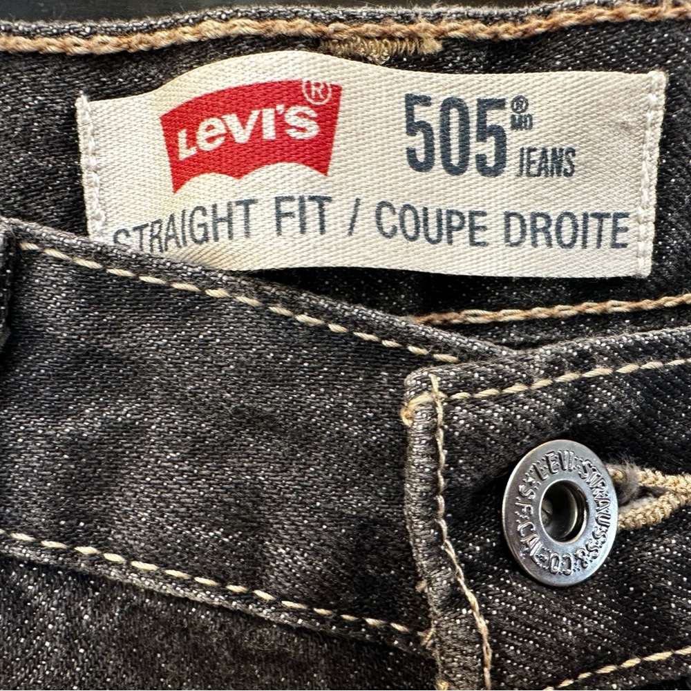 Brand new Levi’s 505 Straight Fit Jeans. Size 32x30 - Picture 5 of 5